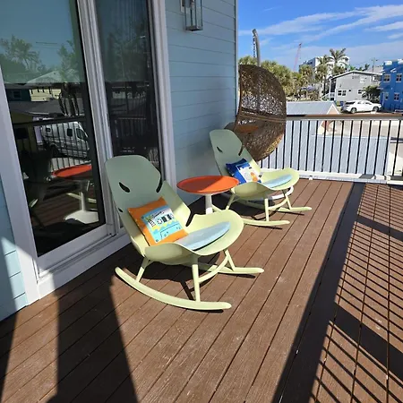 211 Blue Palm: Spacious 5-Bedroom Pool Home, Steps From Beach!